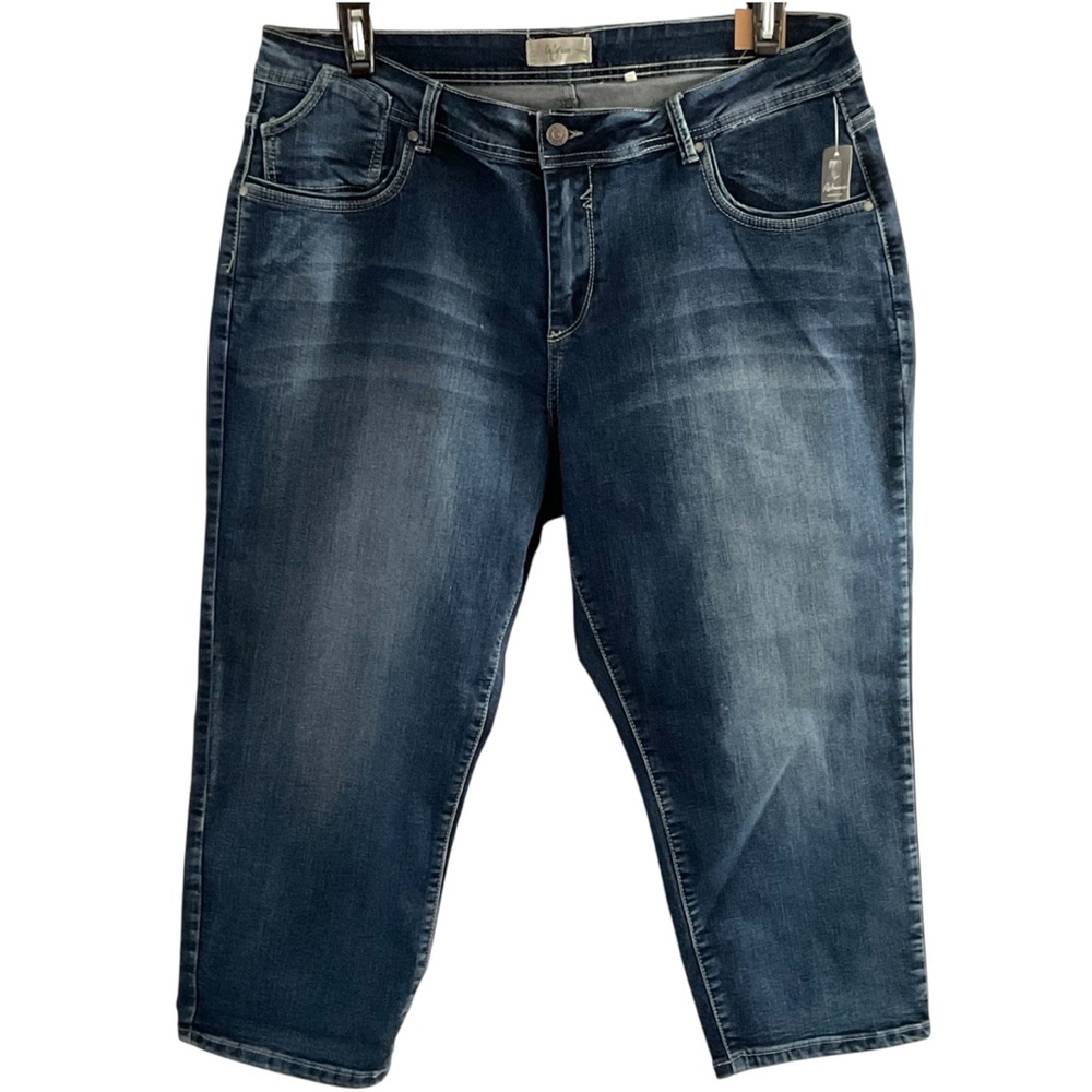 Reitman's NWT Blue Denim Jean Capris Size 20